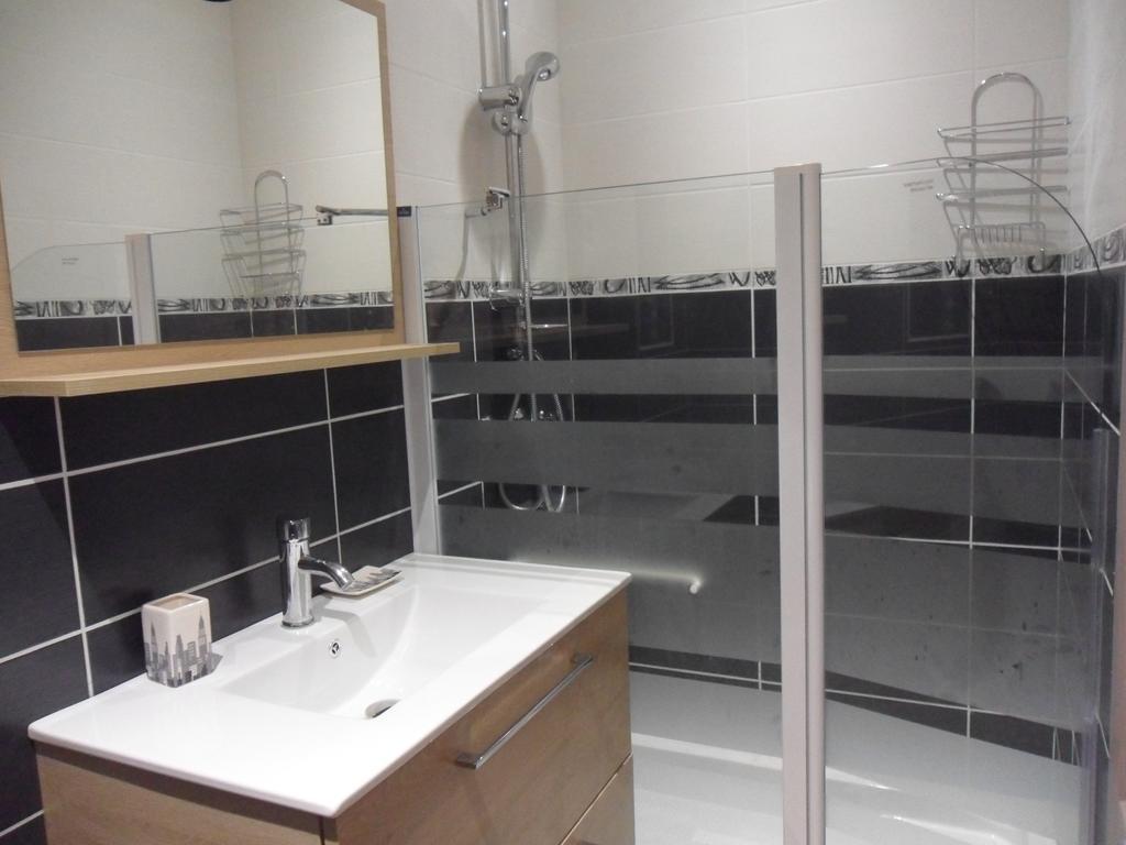 Le Tamaris Apartamento Saint-Laurent-dʼAigouze Quarto foto