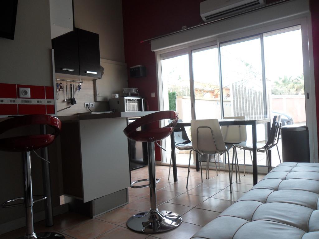 Le Tamaris Apartamento Saint-Laurent-dʼAigouze Exterior foto
